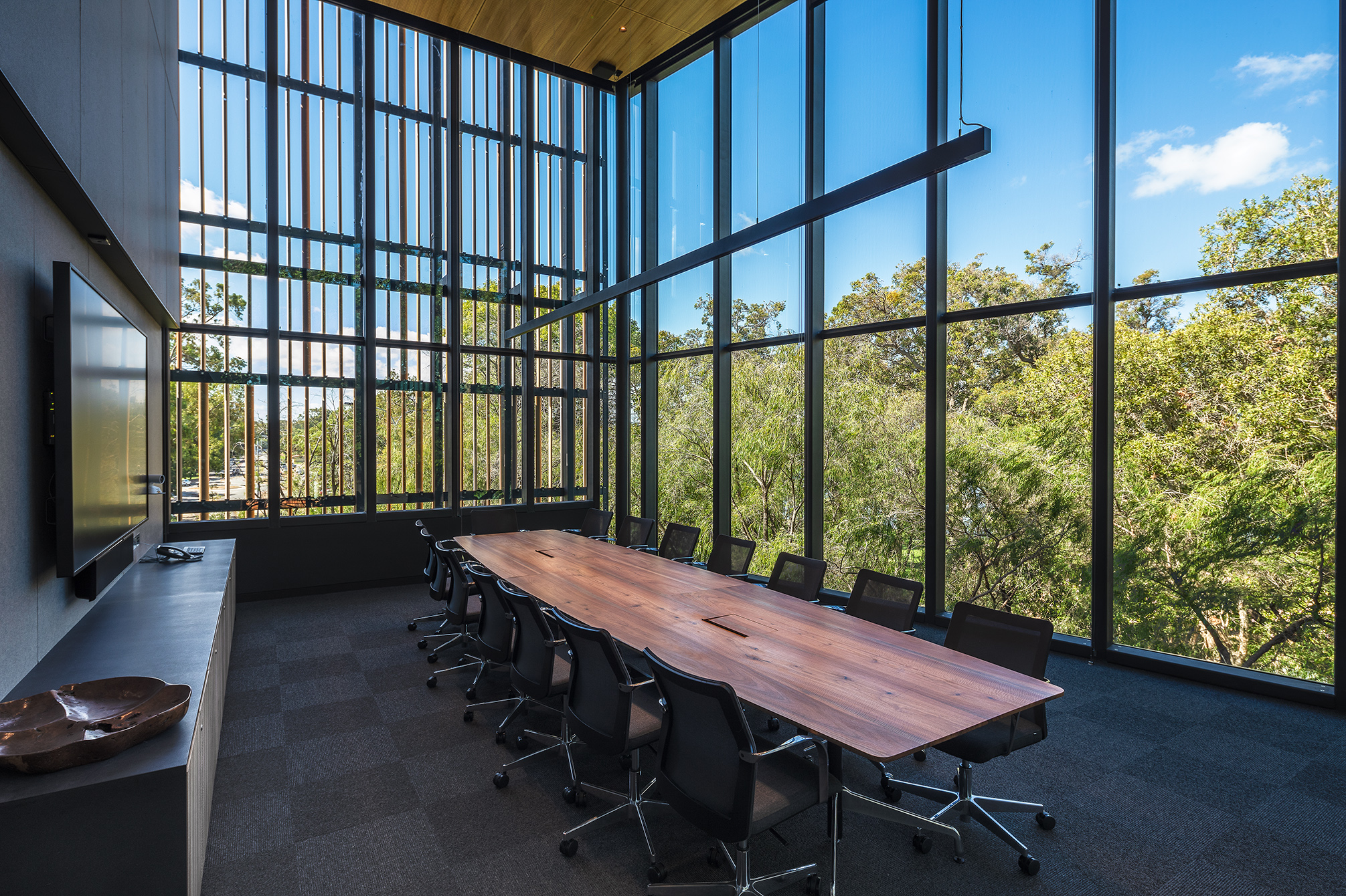 interior-glass-uwa-school-of-indigenous-studies-master-builders-awards-2021