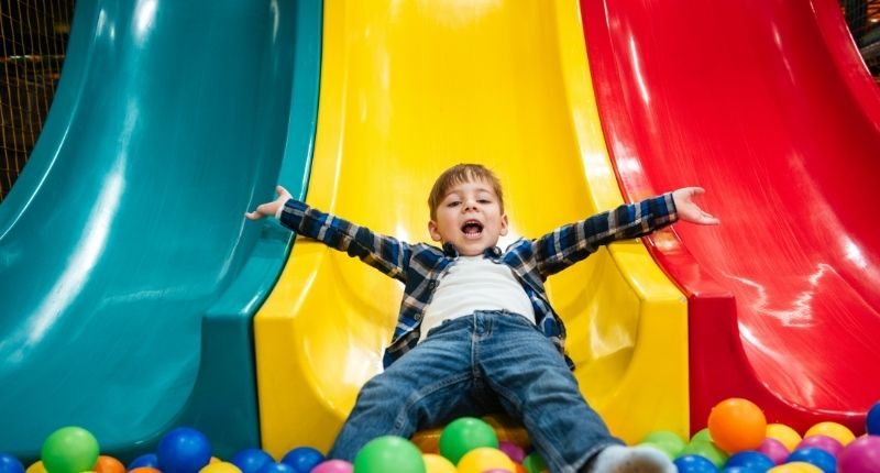 playground-child-slide-ball-pit-feature