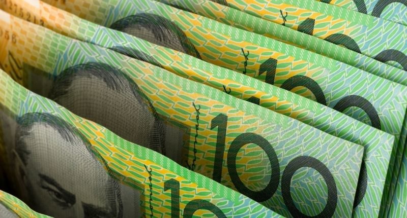 100-hundred-dollar-notes-bills-australia-aud-feature