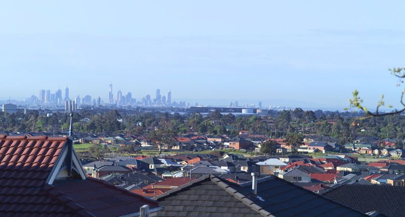 Melbourne rental market sees vacancies ease, but remains worse than last year